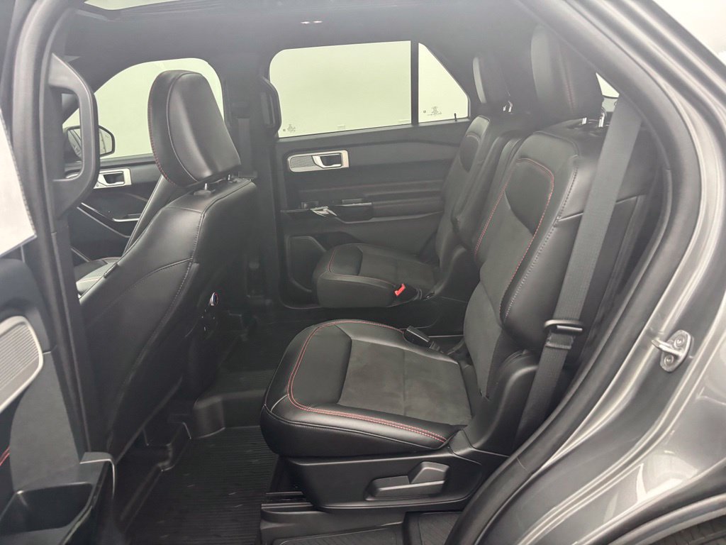 Certified 2024 Ford Explorer ST-Line w/ Class IV Trailer Tow Package AWD/4WD image 36