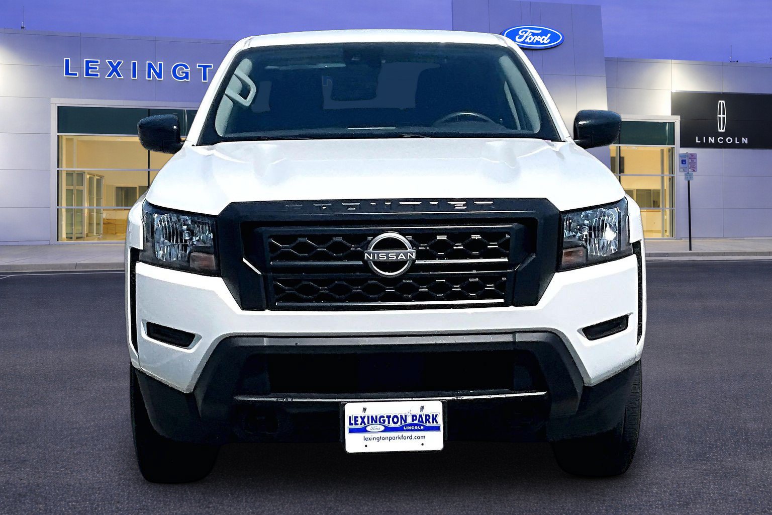 Used 2022 Nissan Frontier S w/ Technology Package AWD/4WD image 2
