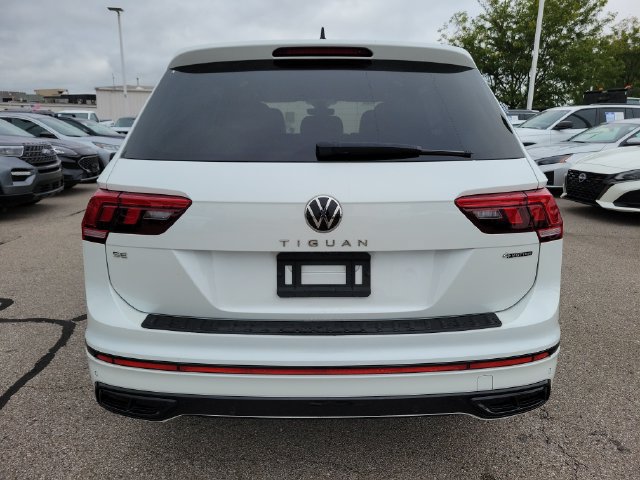 Used 2022 Volkswagen Tiguan SE R-Line AWD/4WD image 4