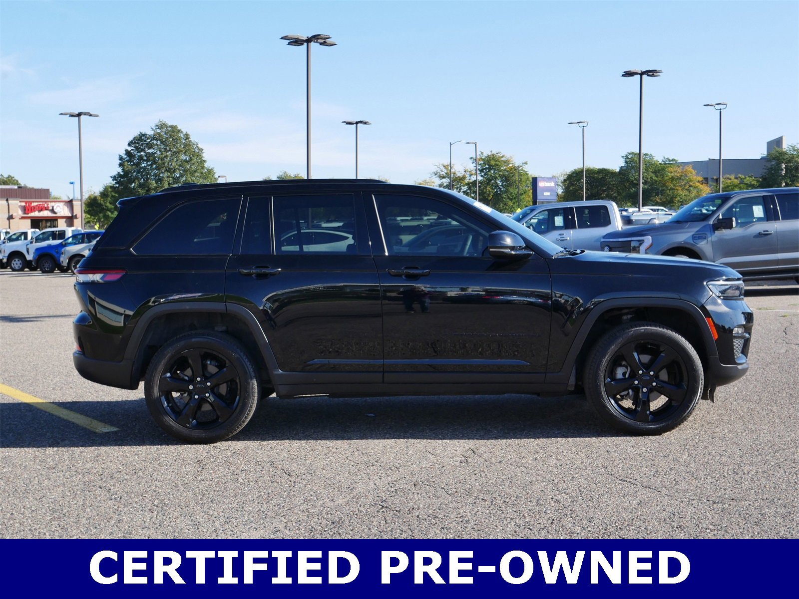 Used 2024 Jeep Grand Cherokee Limited w/ Black Appearance Package image 6