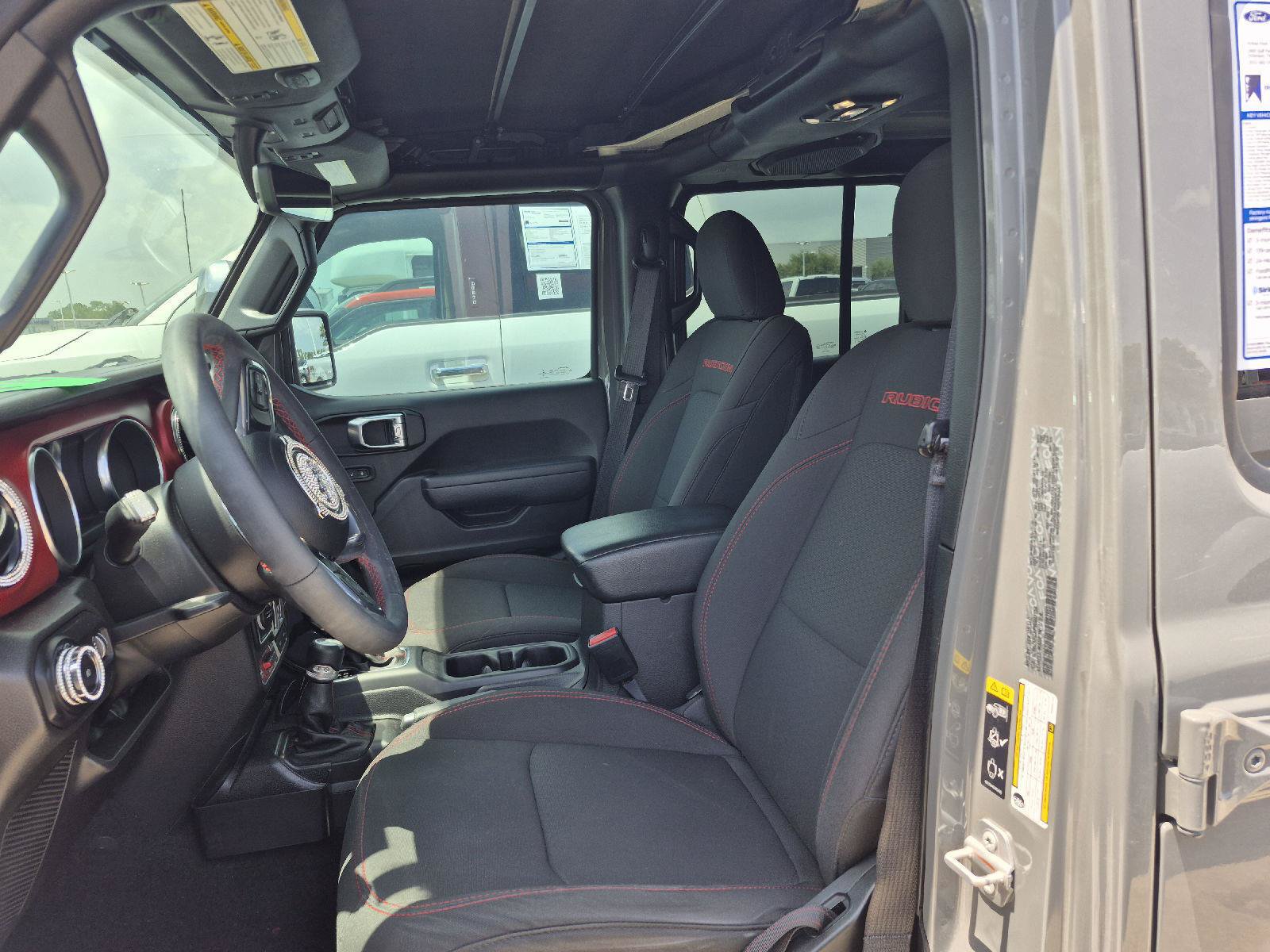 Used 2023 Jeep Wrangler Unlimited Rubicon AWD/4WD image 2