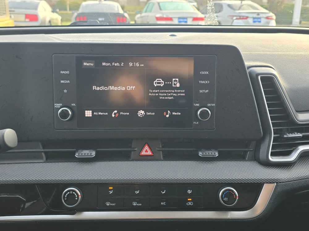 Used 2024 Kia Sportage LX image 12