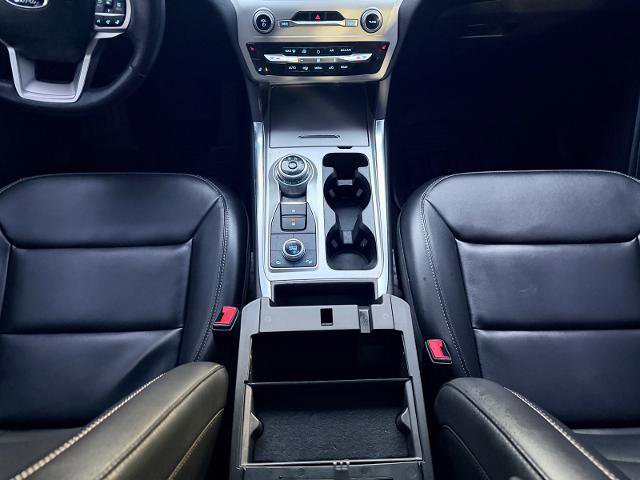 Certified 2022 Ford Explorer XLT w/ Equipment Group 202A image 18