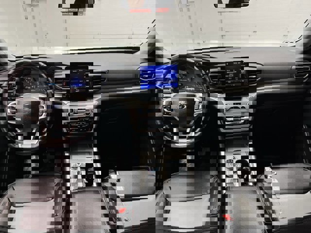 Certified 2023 Ford Explorer XLT w/ Equipment Group 202A image 9