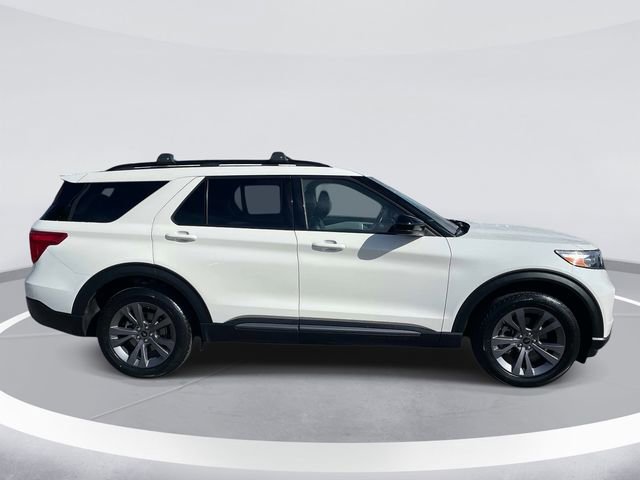 Certified 2023 Ford Explorer XLT w/ Equipment Group 202A AWD/4WD image 4