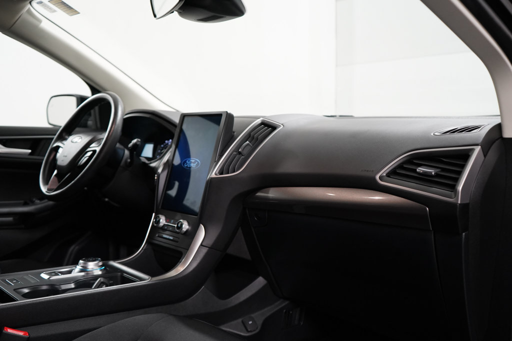 Certified 2024 Ford Edge SE w/ Black Appearance Package AWD/4WD image 23