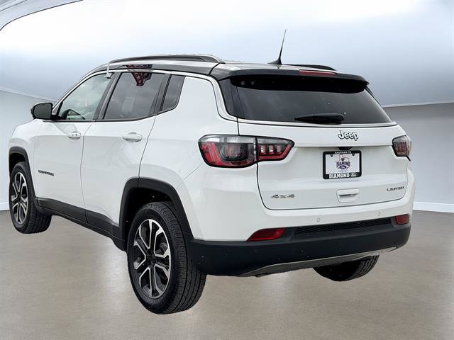 Used 2024 Jeep Compass Limited AWD/4WD image 3