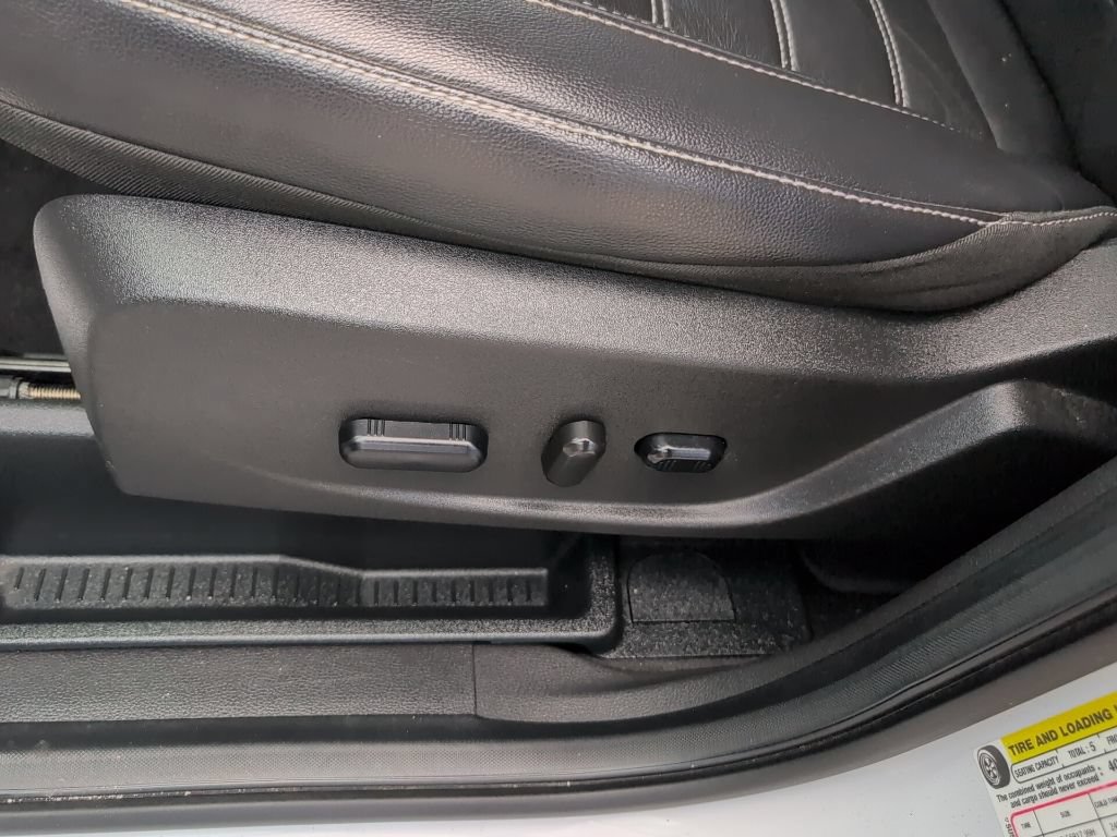 Certified 2018 Ford Escape SEL FWD image 9