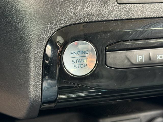 Certified 2025 Ford Escape Platinum w/ Premium Technology Package AWD/4WD image 29