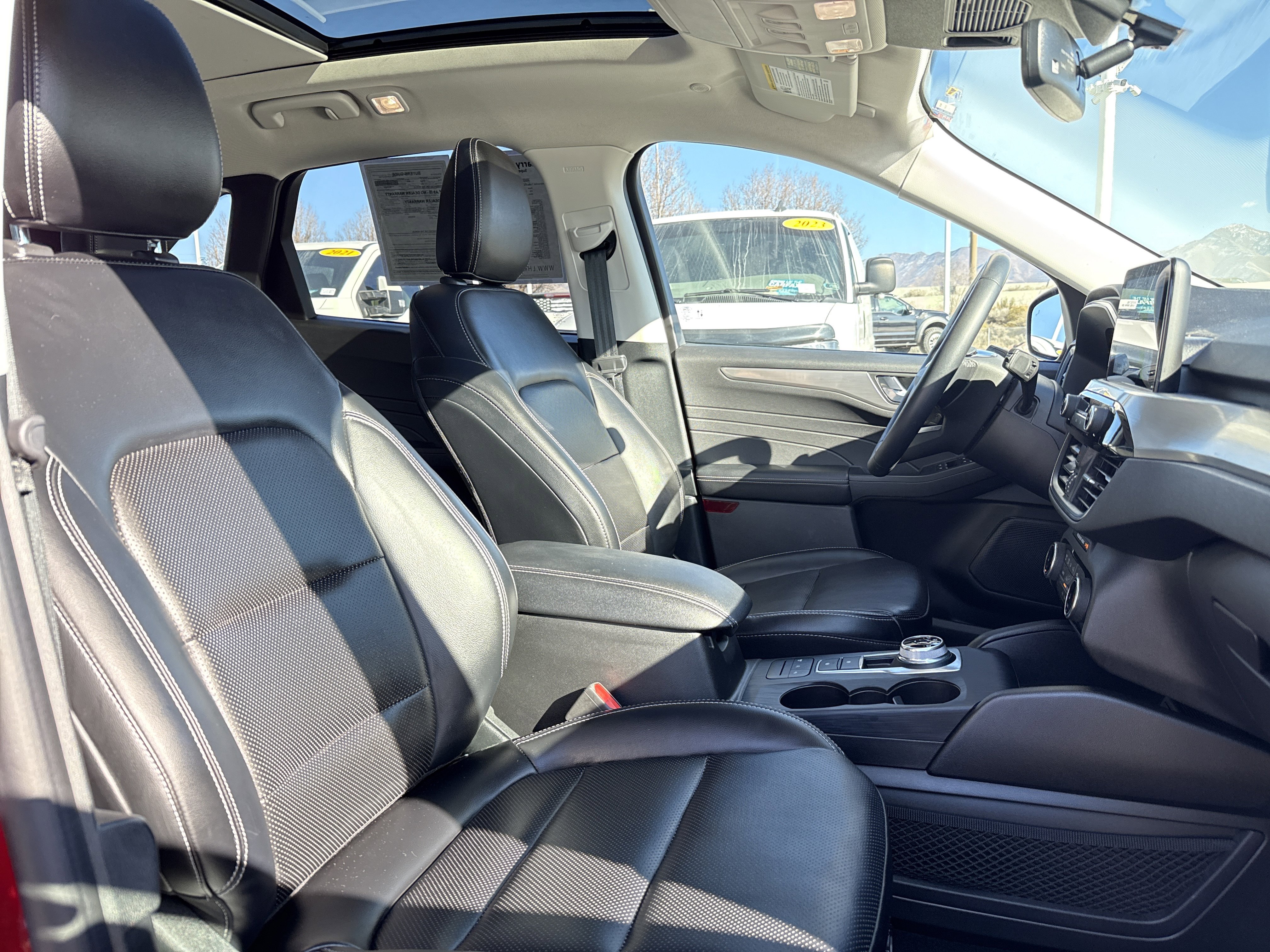 Certified 2022 Ford Escape Titanium image 29