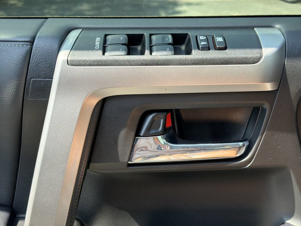 Used 2021 Toyota 4Runner SR5 Premium w/ Moonroof Package AWD/4WD image 23