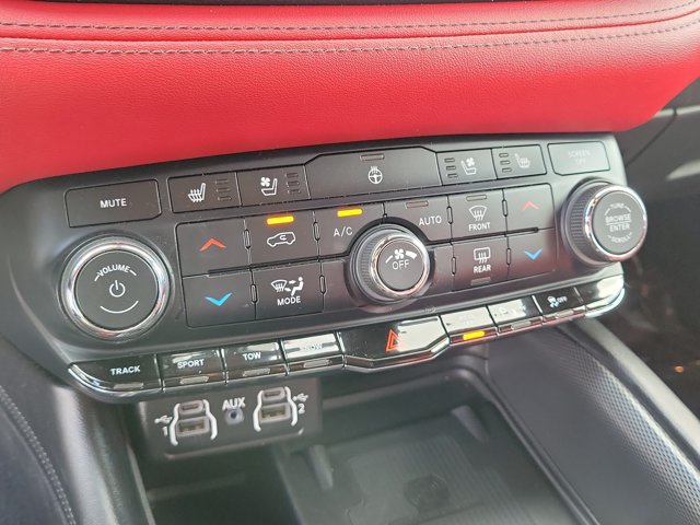 Used 2022 Dodge Durango R/T w/ Tow 'N Go Package AWD/4WD image 27