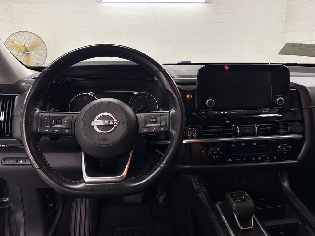 Used 2023 Nissan Pathfinder SV FWD image 9
