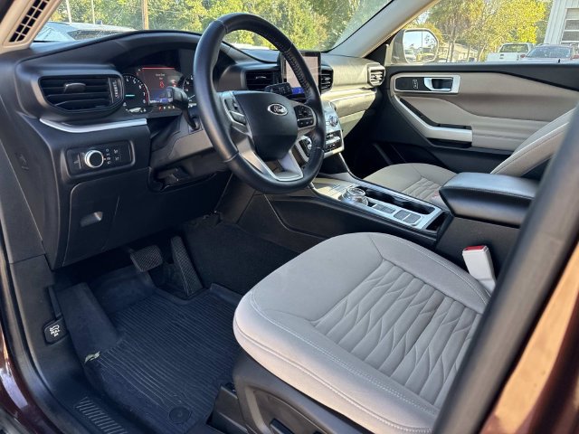 Certified 2020 Ford Explorer XLT w/ Comfort Package RWD image 19