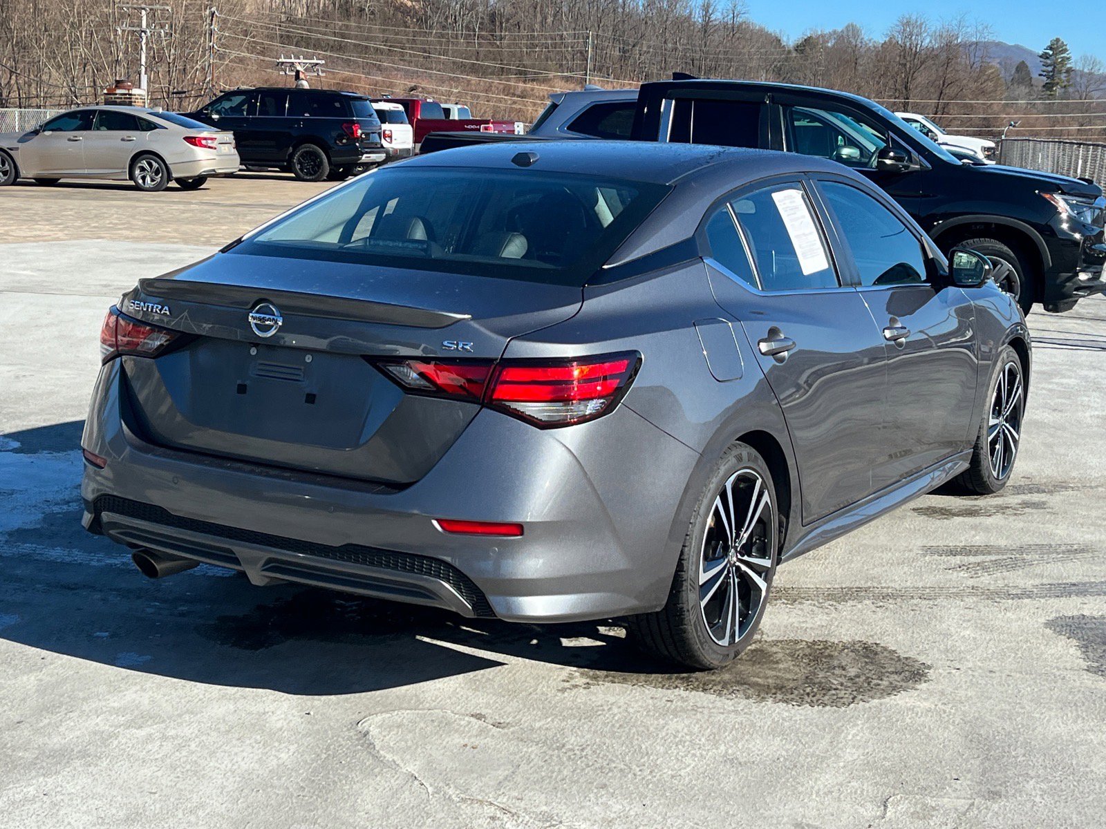 Used 2023 Nissan Sentra SR w/ SR Premium Package image 3