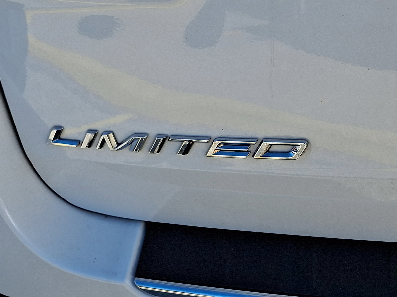 Certified 2023 Ford Explorer Limited w/ Limited Technology Package image 35