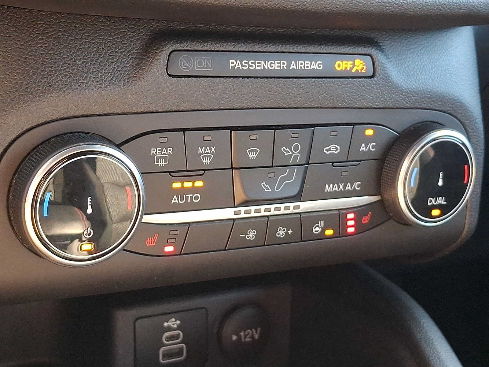 Certified 2025 Ford Escape ST-Line Select AWD/4WD image 15