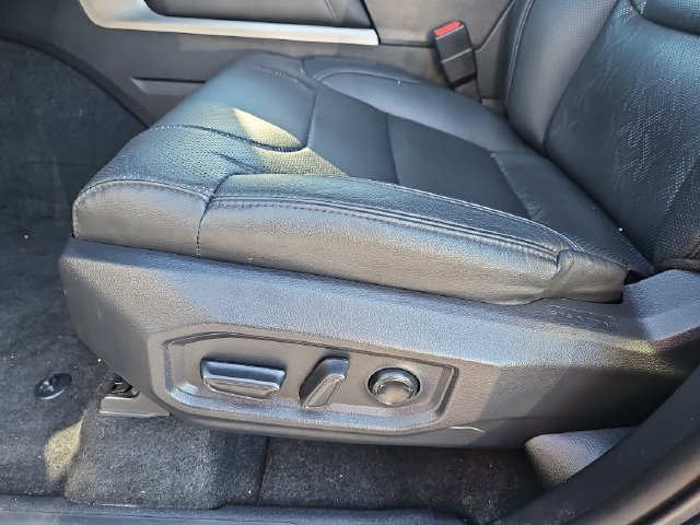 Used 2023 Toyota Tundra Limited w/ Power Package RWD image 18