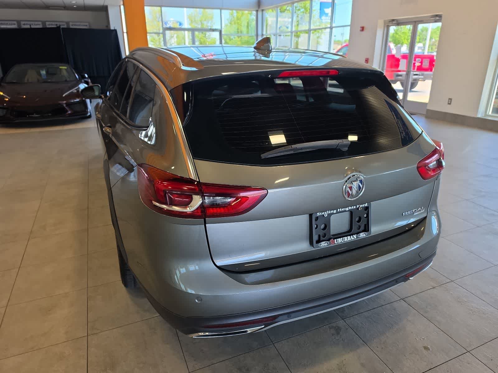 Used 2019 Buick Regal Essence w/ Driver Confidence Package I AWD/4WD image 10
