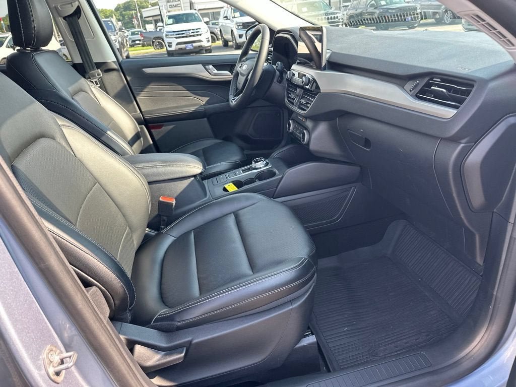 Certified 2022 Ford Escape SEL FWD image 13