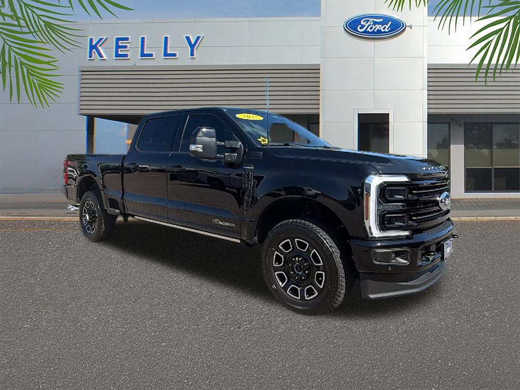 Certified 2025 Ford F250 Platinum w/ FX4 Off-Road Package AWD/4WD image 7