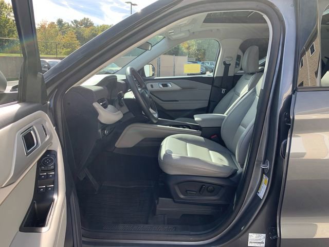 Certified 2025 Ford Explorer Active w/ Active Comfort Package image 33