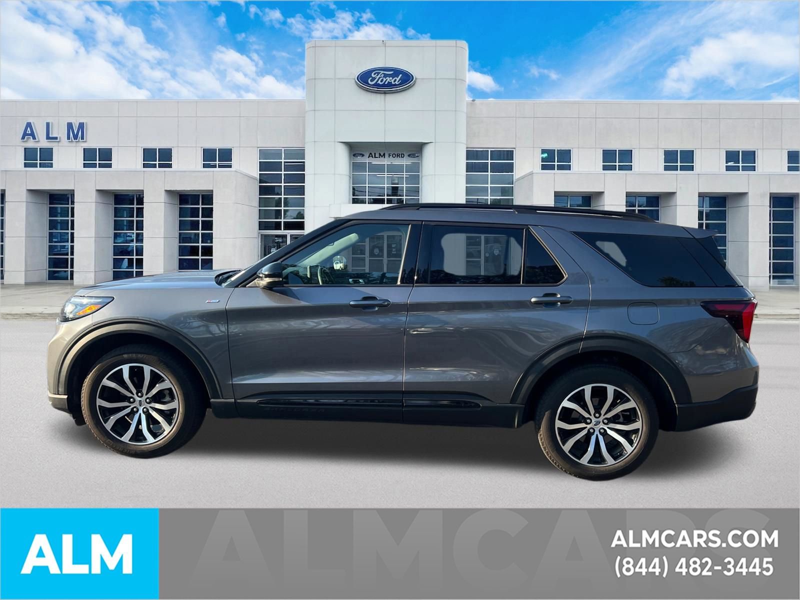 Certified 2025 Ford Explorer ST-Line image 9