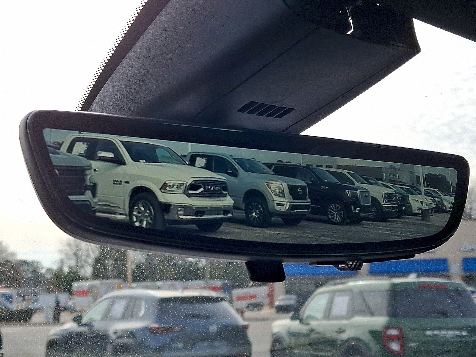 Used 2024 Buick Enclave Premium image 25