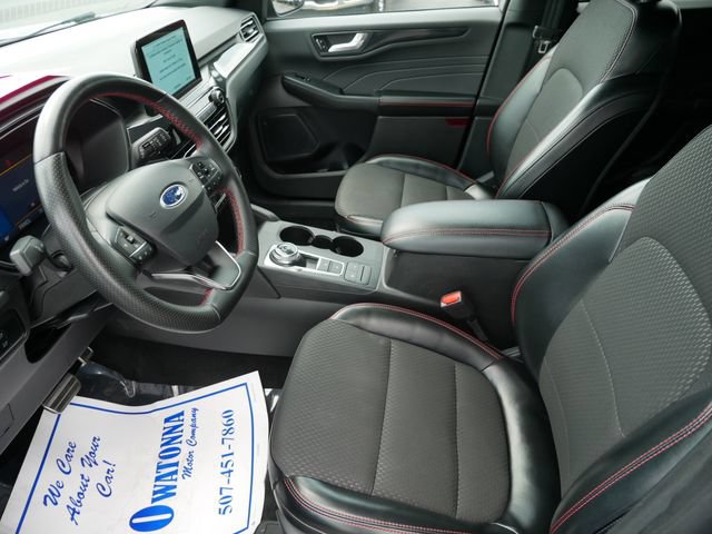 Certified 2024 Ford Escape ST-Line AWD/4WD image 7