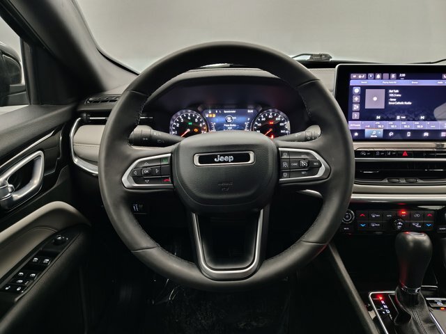Used 2023 Jeep Compass Limited AWD/4WD image 32