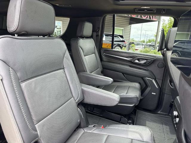 Used 2024 GMC Yukon XL Denali w/ Denali Reserve Package RWD image 13