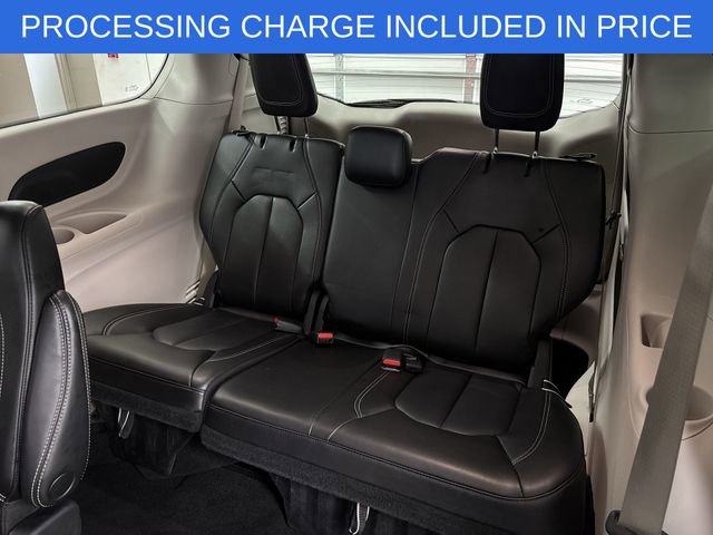Used 2023 Chrysler Pacifica Touring-L FWD image 13