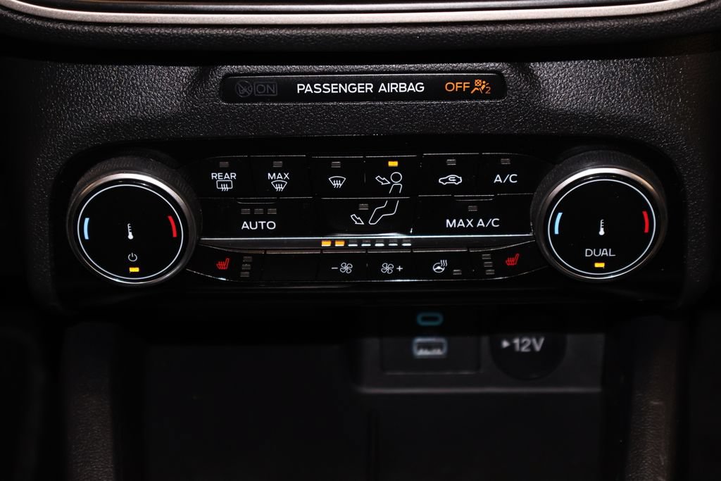Certified 2022 Ford Escape SE w/ SE Sport Appearance Package AWD/4WD image 29
