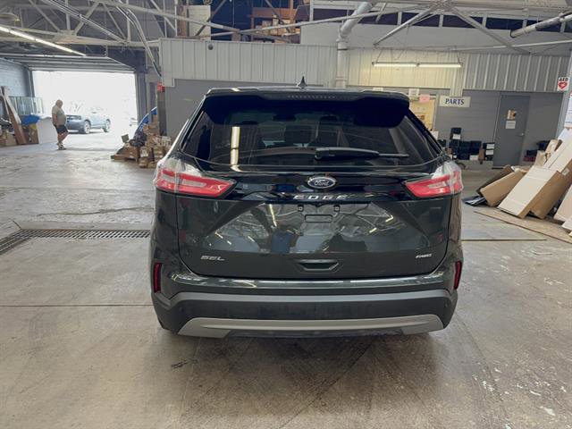 Certified 2022 Ford Edge SEL w/ Convenience Package AWD/4WD image 4