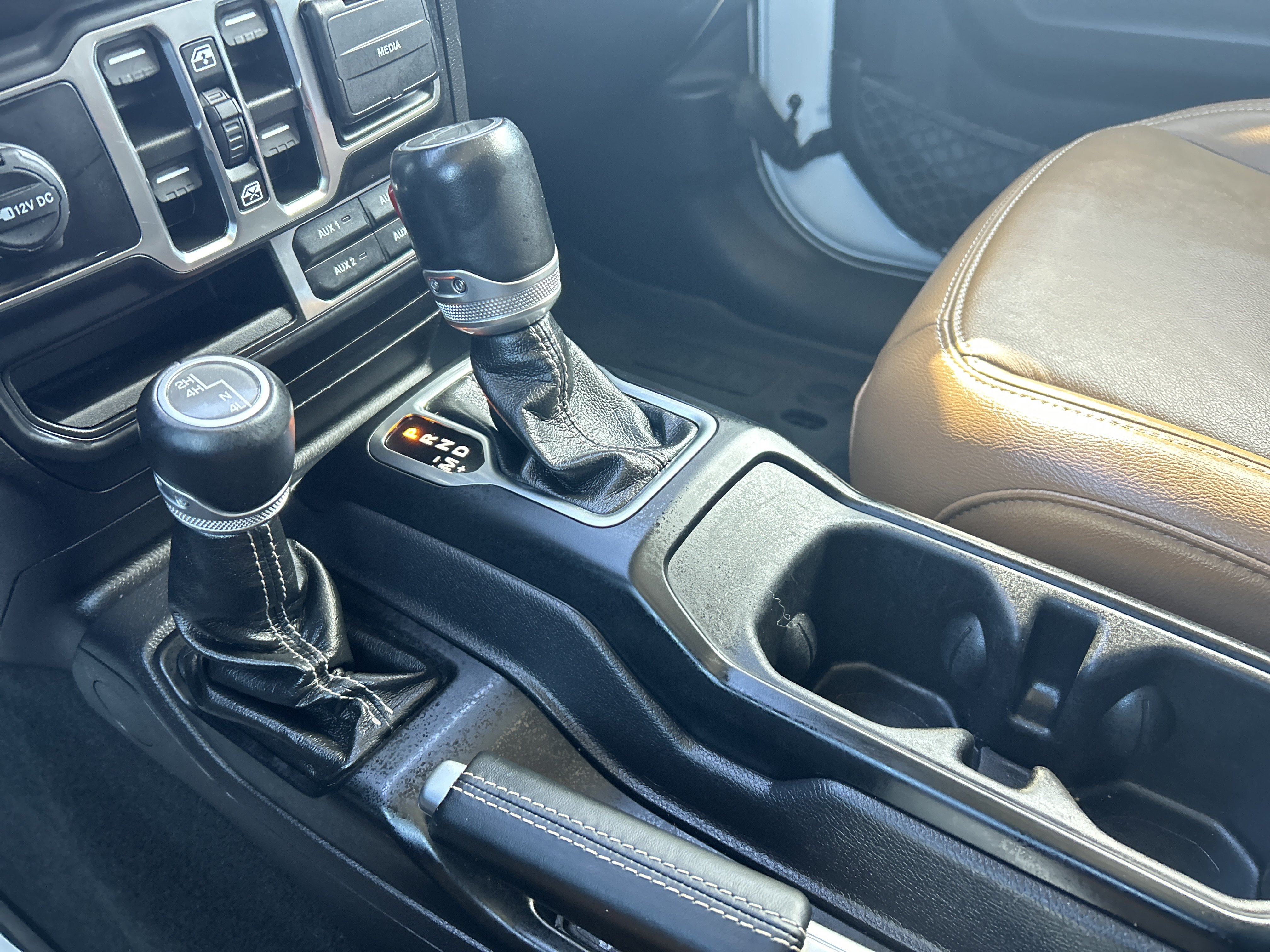 Used 2022 Jeep Gladiator Overland w/ Popular Equipment Package AWD/4WD image 20
