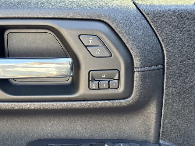 Used 2023 GMC Sierra 3500 Denali w/ Denali Ultimate Package image 25