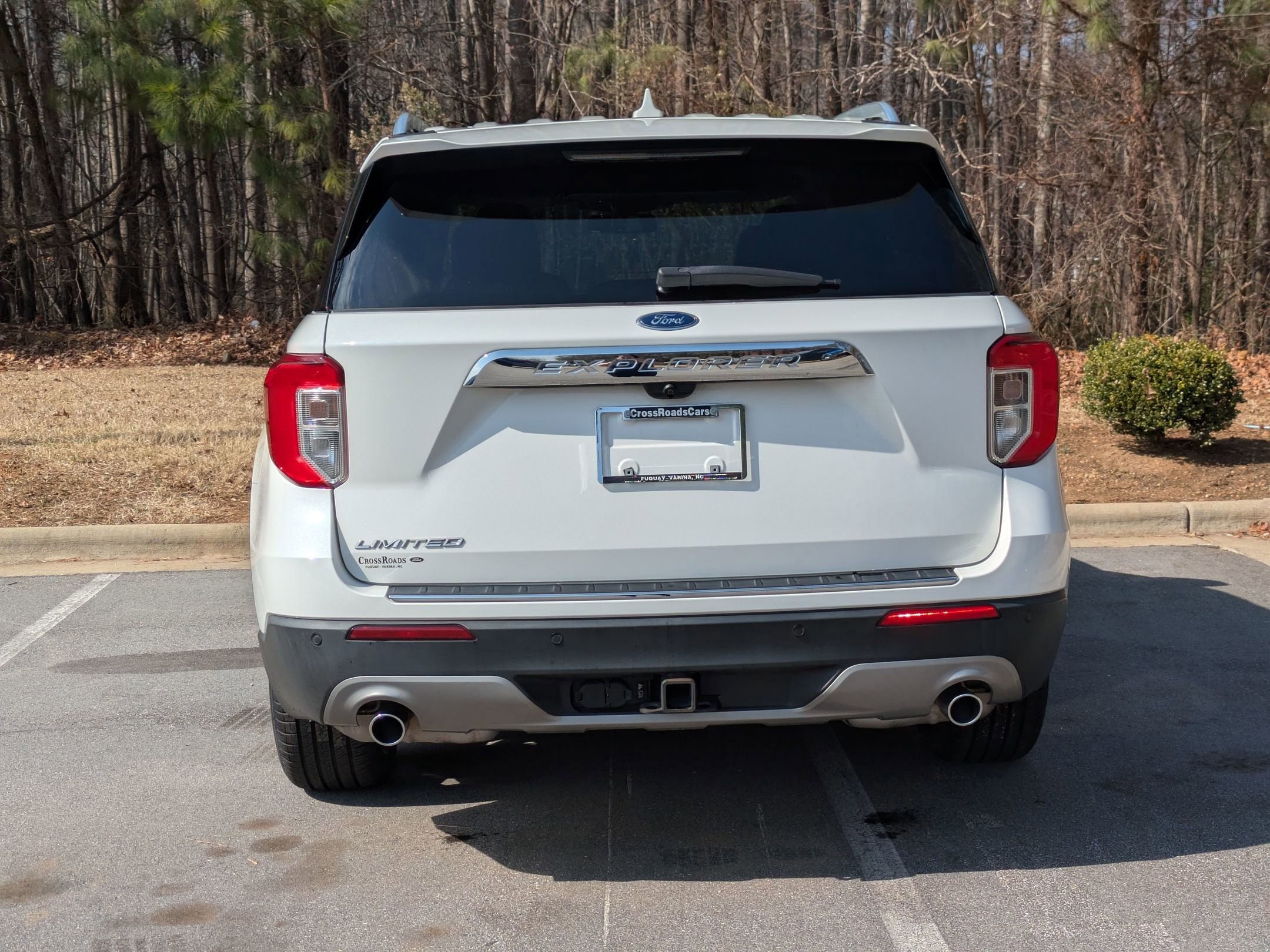 Certified 2022 Ford Explorer Limited w/ Equipment Group 301A image 3