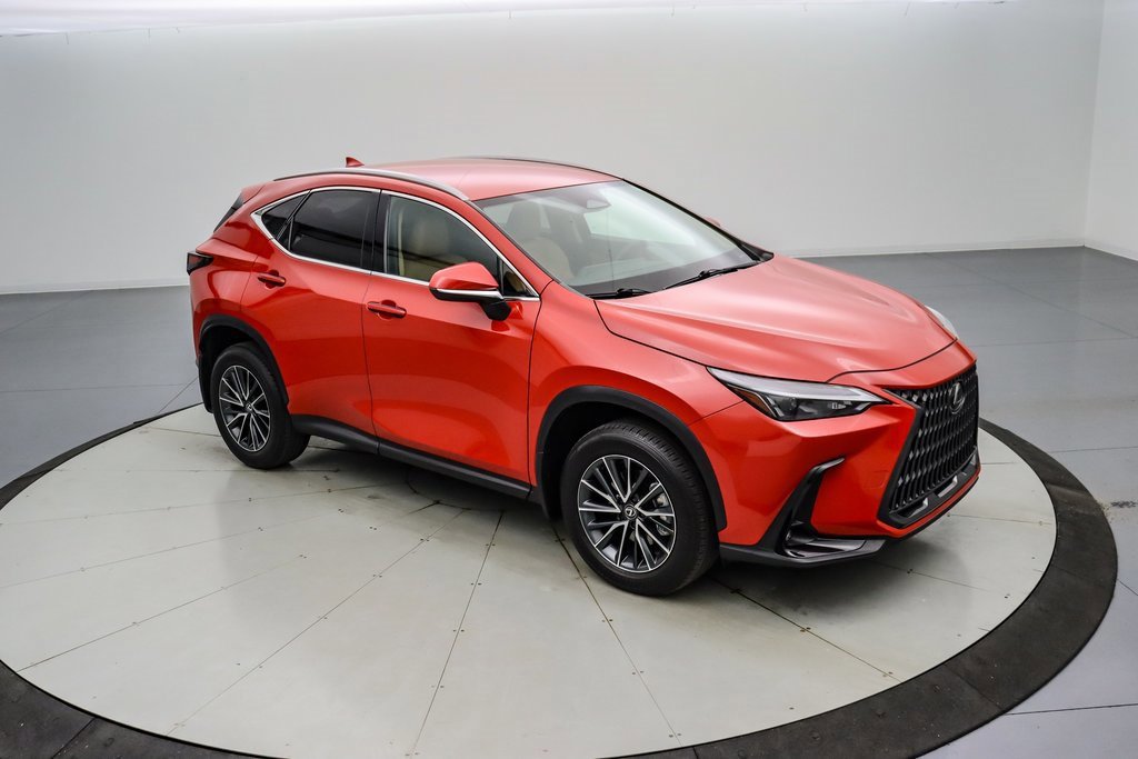 Used 2024 Lexus NX 250 FWD w/ Towing Package (2000 Lbs) image 8