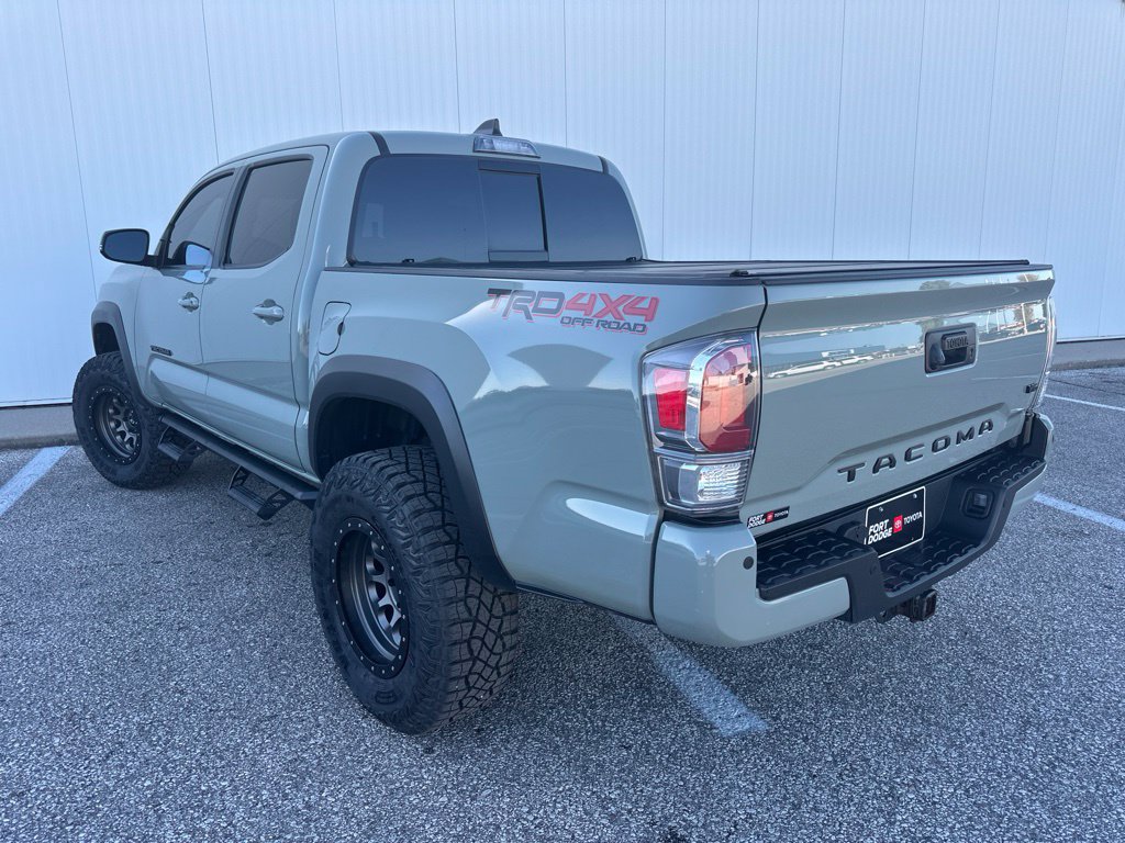 Used 2022 Toyota Tacoma TRD Off-Road w/ TRD Premium Off Road Package AWD/4WD image 5