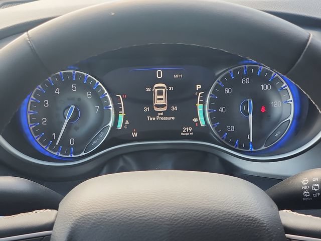 Used 2023 Chrysler Pacifica Touring-L FWD image 13