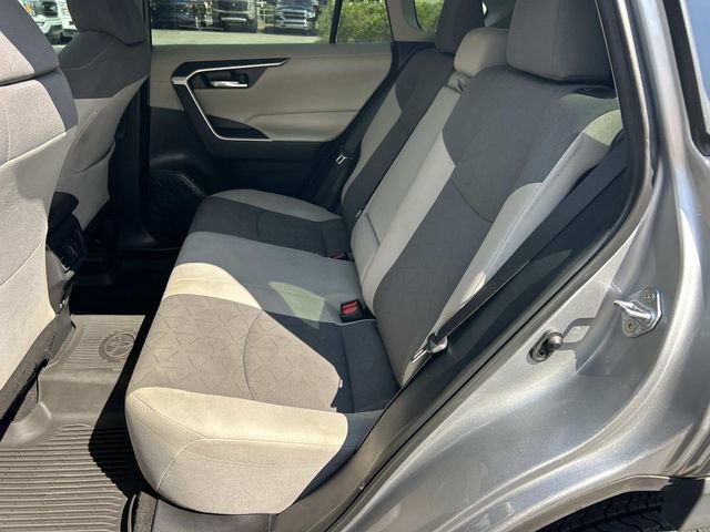 Used 2020 Toyota RAV4 XLE w/ Convenience Package FWD image 21