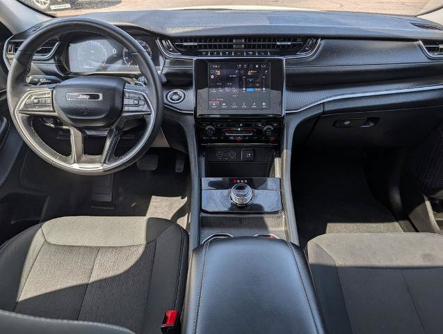 Used 2023 Jeep Grand Cherokee Laredo AWD/4WD image 15
