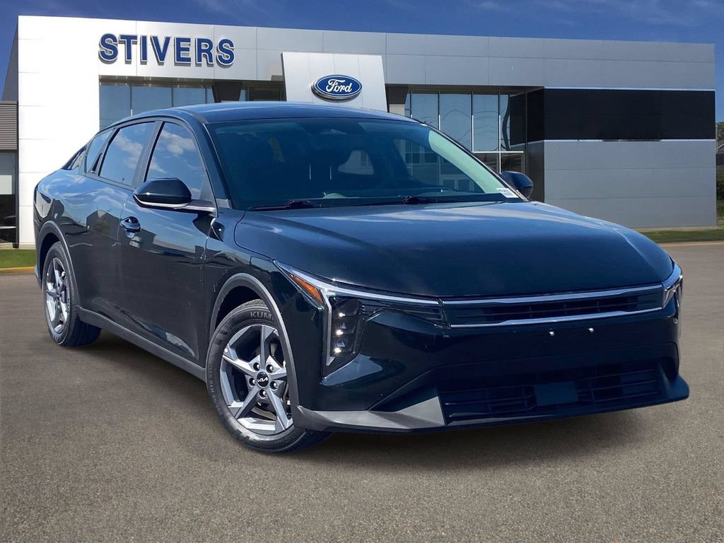 Used 2025 Kia K4 FWD image 1
