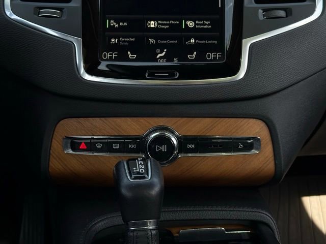 Used 2022 Volvo XC90 T6 Momentum w/ Climate Package image 38