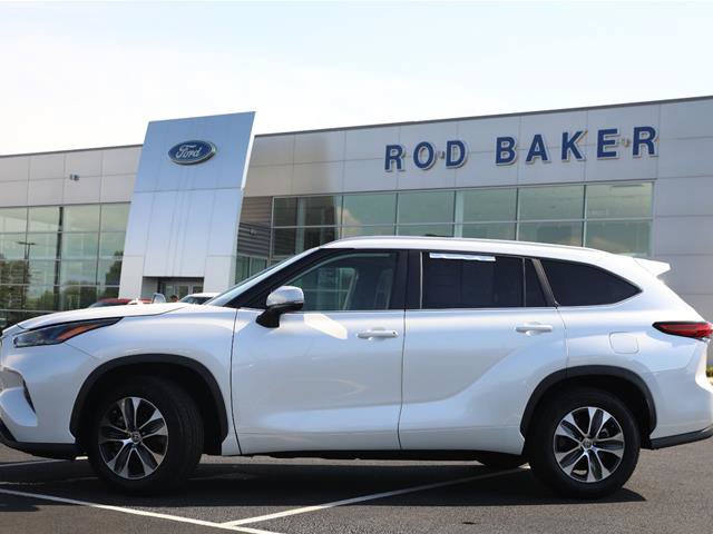 Used 2023 Toyota Highlander XLE FWD image 6
