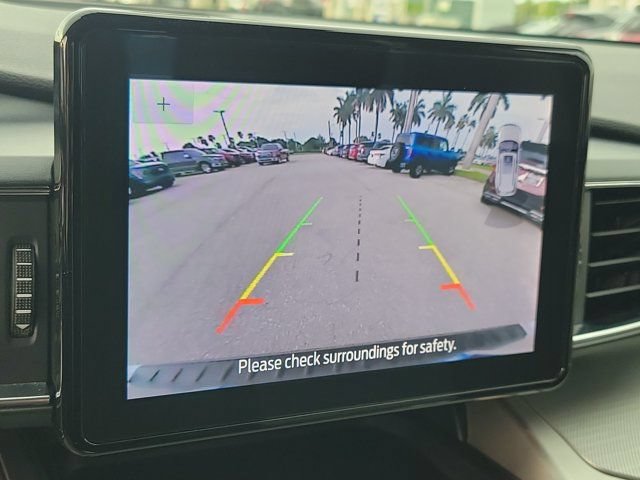 Certified 2022 Ford Explorer XLT w/ Equipment Group 202A AWD/4WD image 33