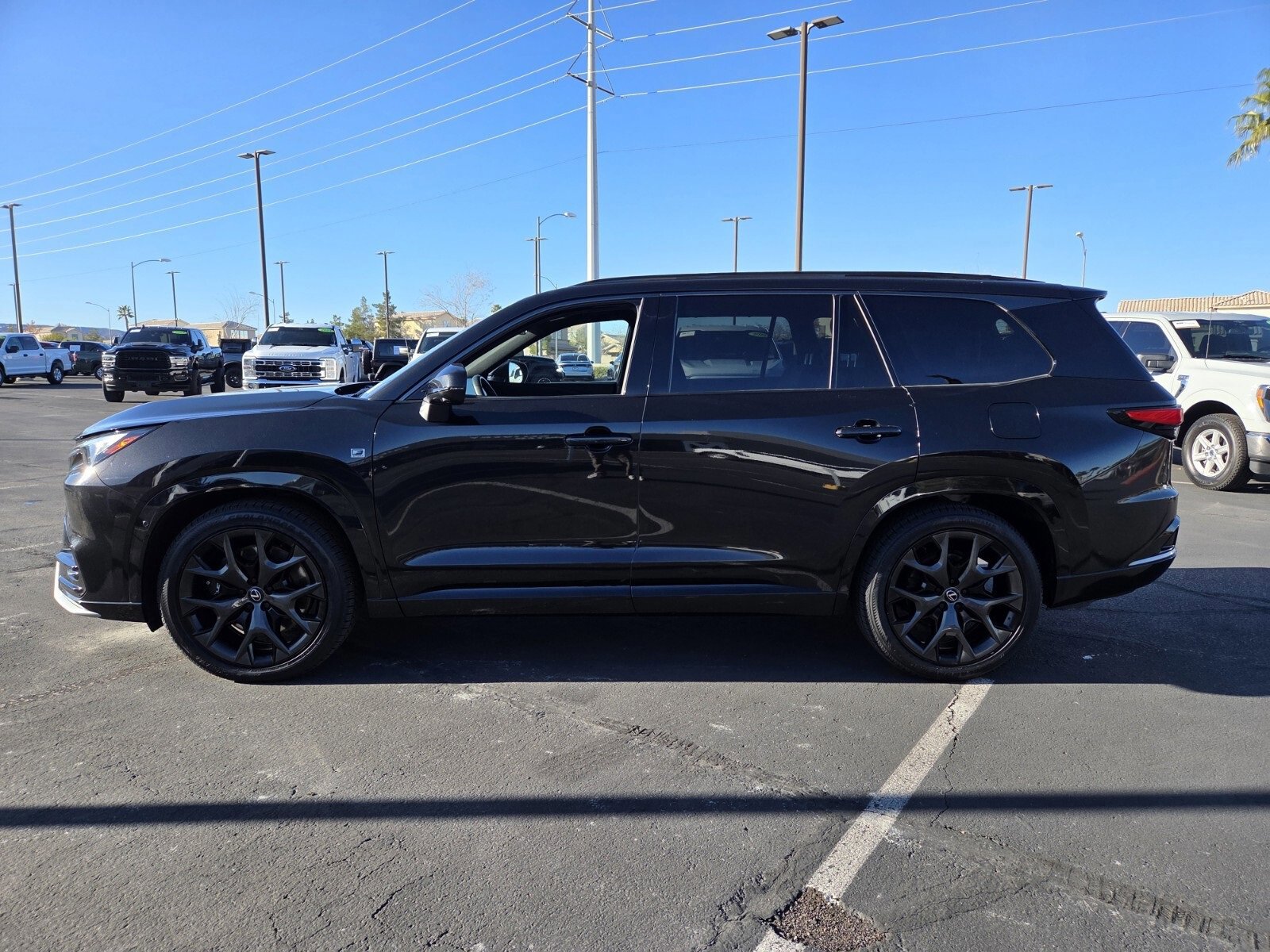 Used 2024 Lexus TX 500h AWD image 2