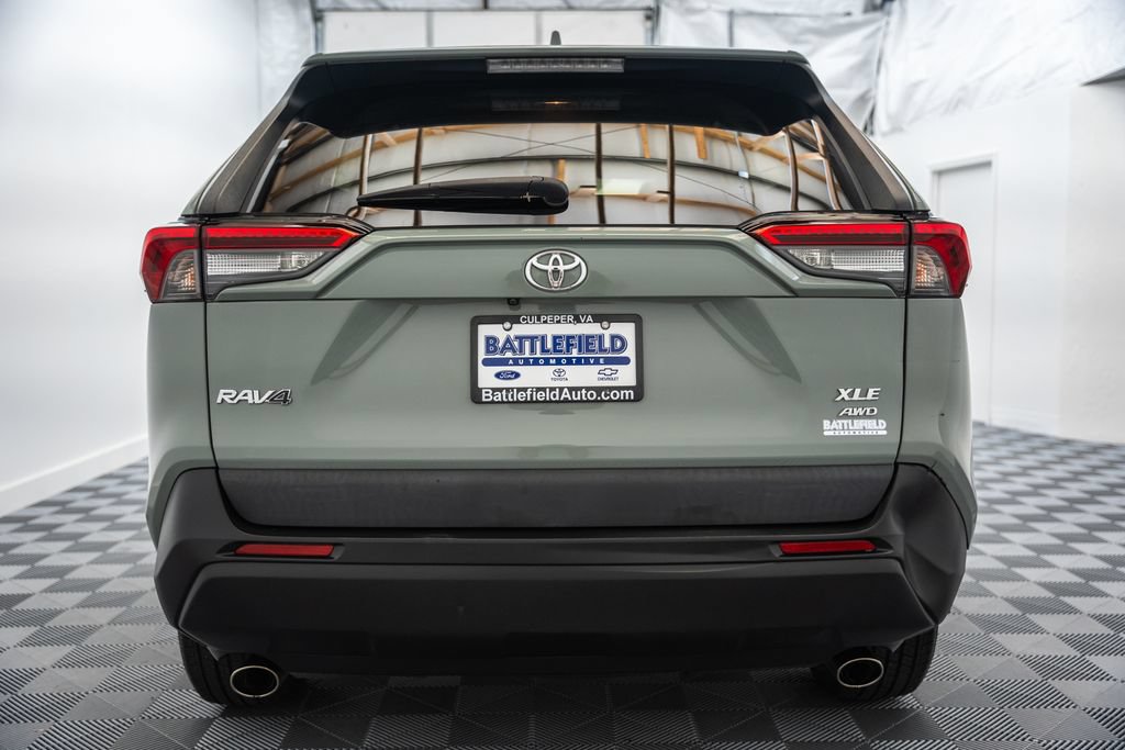 Used 2019 Toyota RAV4 XLE Premium w/ Cold Weather Package AWD/4WD image 5