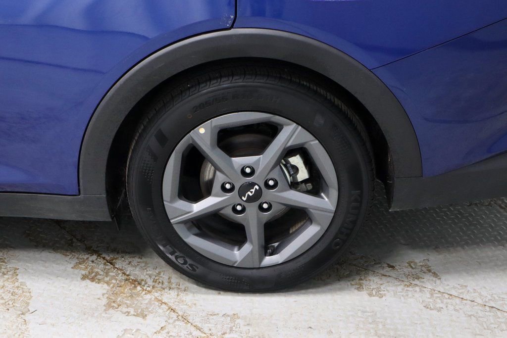 Used 2025 Kia K4 LXS image 18