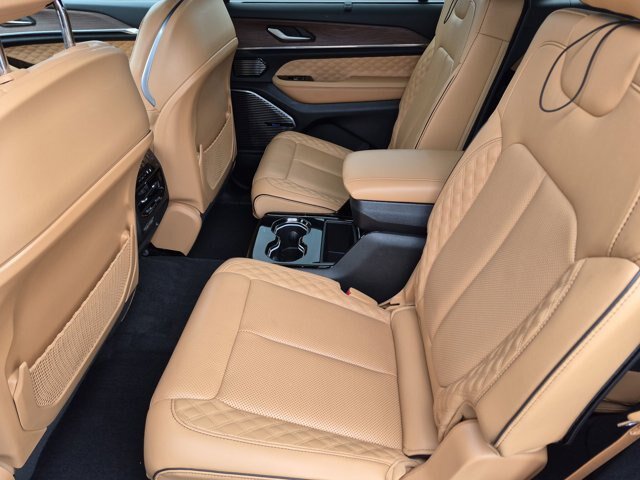 Used 2023 Jeep Grand Cherokee L Summit w/ Advanced Protech Group IV AWD/4WD image 31